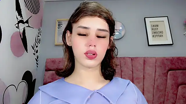 Snapshot of ValeriaAguilar chatting on 12-03-24, 01:54 ValeriaAguilar online show from 12-03-24, 01:54
