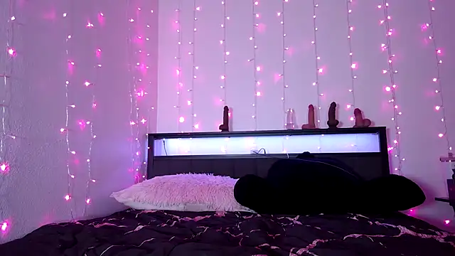 QueenLolaX online show from 07-27-26, 05:58