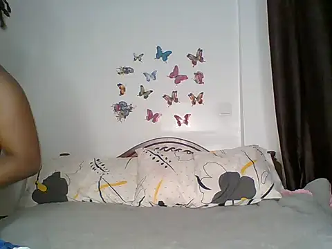 Snapshot of Oliviia_ chatting on 09-08-25, 04:39 Oliviia online show from 09-08-25, 04:39