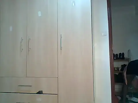 Snapshot of Oliviia_ chatting on 10-04-25, 08:29 Oliviia online show from 10-04-25, 08:29