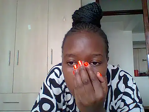 Snapshot of Oliviia_ chatting on 10-14-25, 05:52 Oliviia online show from 10-14-25, 05:52