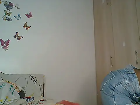 Snapshot of Oliviia_ chatting on 10-16-25, 03:02 Oliviia online show from 10-16-25, 03:02