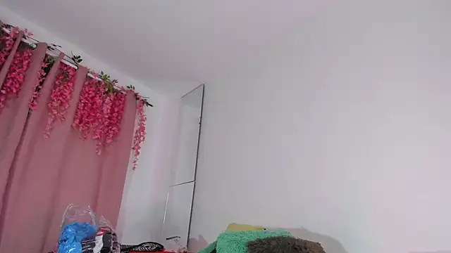 msschloee  online show from 11-14-25, 11:35