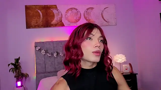 Megan Do Santos online show from 12-22-25, 02:58