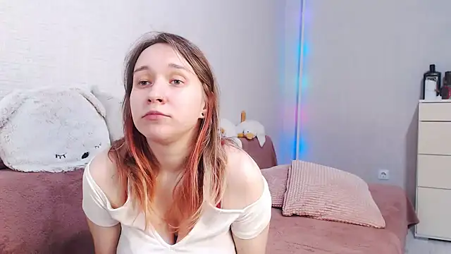 Snapshot of lovely_hayley chatting on 06-15-26, 08:22 lovely hayley online show from 06-15-26, 08:22