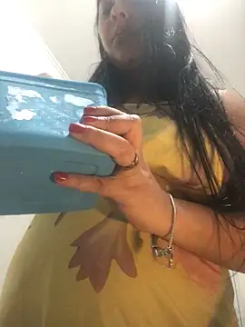 Snapshot of bellinii07 chatting on 04-19-26, 10:12 bellinii07 online show from 04-19-26, 10:12