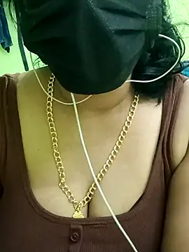 Snapshot of Aishu-tamil09 chatting on 12-17-24, 01:07 Aishu-tamil09 online show from 12-17-24, 01:07