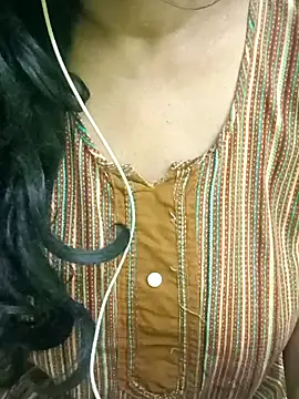 Snapshot of Aishu-tamil09 chatting on 12-20-24, 08:23 Aishu-tamil09 online show from 12-20-24, 08:23