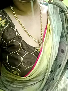 Snapshot of Aishu-tamil09 chatting on 12-22-24, 07:54 Aishu-tamil09 online show from 12-22-24, 07:54