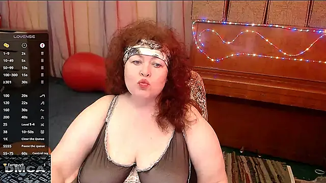 Snapshot of RoseRed69 chatting on 02-28-25, 05:48 RoseRed69 online show from 02-28-25, 05:48