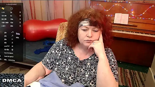 Snapshot of RoseRed69 chatting on 03-05-25, 08:10 RoseRed69 online show from 03-05-25, 08:10