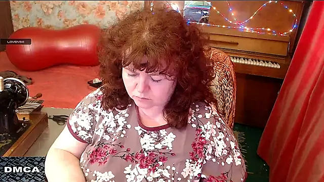 Snapshot of RoseRed69 chatting on 03-21-25, 12:17 RoseRed69 online show from 03-21-25, 12:17
