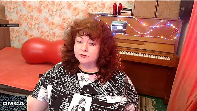 Snapshot of RoseRed69 chatting on 03-22-25, 03:41 RoseRed69 online show from 03-22-25, 03:41