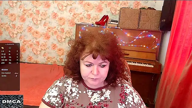 Snapshot of RoseRed69 chatting on 03-23-25, 08:15 RoseRed69 online show from 03-23-25, 08:15