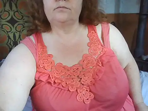 Snapshot of RoseRed69 chatting on 09-16-25, 01:17 RoseRed69 online show from 09-16-25, 01:17