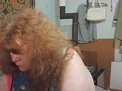 Snapshot of RoseRed69 chatting on 09-29-25, 03:00 RoseRed69 online show from 09-29-25, 03:00