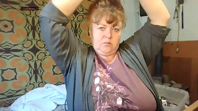 Snapshot of RoseRed69 chatting on 10-01-25, 02:28 RoseRed69 online show from 10-01-25, 02:28