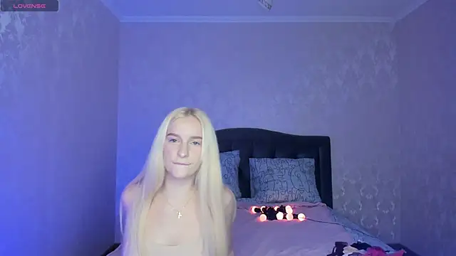 Snapshot of Amanda054 chatting on 12-01-24, 05:35 Amanda054 online show from 12-01-24, 05:35