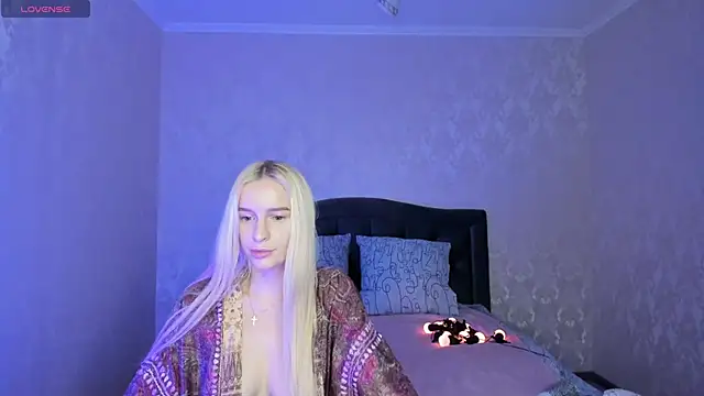 Snapshot of Amanda054 chatting on 12-23-24, 04:50 Amanda054 online show from 12-23-24, 04:50
