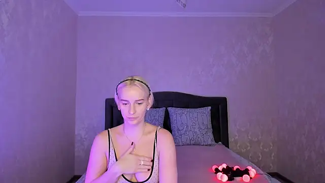 Snapshot of Amanda054 chatting on 02-05-25, 09:07 Amanda054 online show from 02-05-25, 09:07