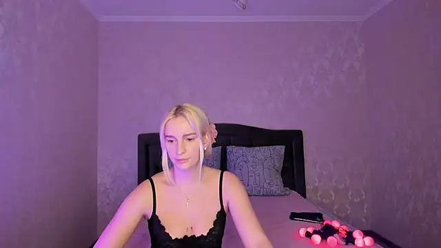 Snapshot of Amanda054 chatting on 02-23-25, 06:01 Amanda054 online show from 02-23-25, 06:01