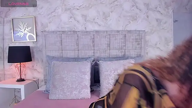 Luna18Pink online show from 04-18-26, 12:42