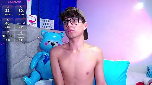 Snapshot of OwenBluee chatting on 12-29-24, 10:56 OwenBluee online show from 12-29-24, 10:56