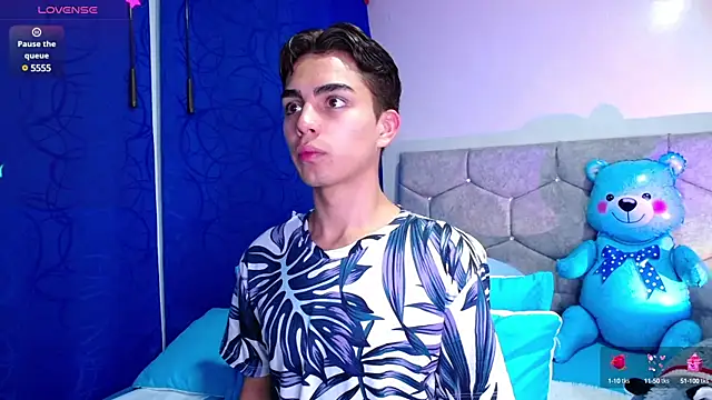 Snapshot of OwenBluee chatting on 02-03-25, 04:57 OwenBluee online show from 02-03-25, 04:57