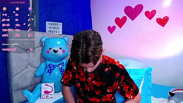 Snapshot of OwenBluee chatting on 02-21-25, 09:34 OwenBluee online show from 02-21-25, 09:34