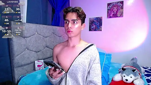 Snapshot of OwenBluee chatting on 03-23-25, 02:48 OwenBluee online show from 03-23-25, 02:48