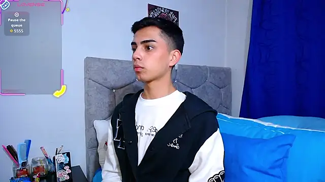 OwenBluee online show from 11-07-25, 03:17