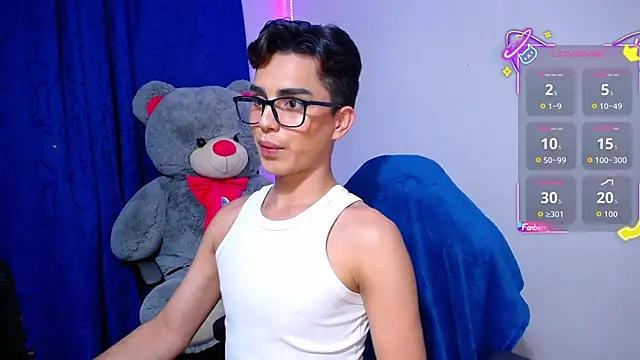 OwenBluee online show from 04-25-26, 06:05