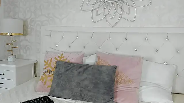 Kimberlin Cam  online show from 11-08-25, 07:34