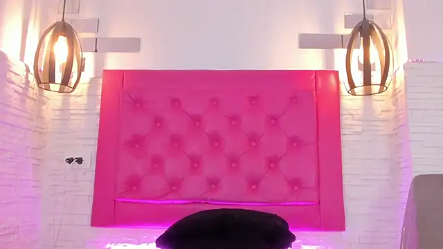 Snapshot of mia_six66 chatting on 03-06-25, 05:33 mia six66 online show from 03-06-25, 05:33