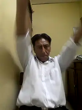 Snapshot of Romeoblues chatting on 01-12-25, 09:08 Romeoblues online show from 01-12-25, 09:08