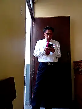 Snapshot of Romeoblues chatting on 01-19-25, 01:01 Romeoblues online show from 01-19-25, 01:01