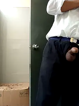 Snapshot of Romeoblues chatting on 01-29-25, 09:44 Romeoblues online show from 01-29-25, 09:44