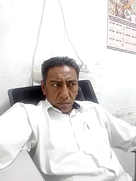 Snapshot of Romeoblues chatting on 02-19-25, 07:17 Romeoblues online show from 02-19-25, 07:17