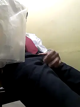 Snapshot of Romeoblues chatting on 03-19-25, 06:46 Romeoblues online show from 03-19-25, 06:46