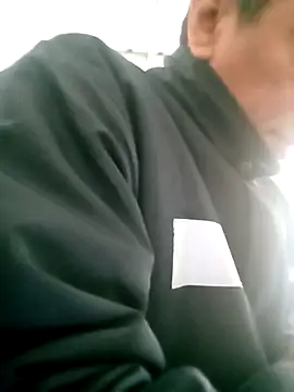 Snapshot of Romeoblues chatting on 09-27-25, 01:16 Romeoblues online show from 09-27-25, 01:16