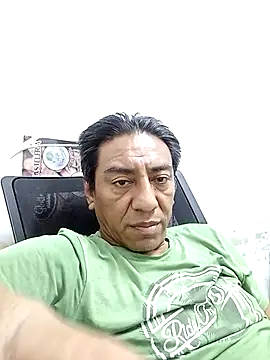 Snapshot of Romeoblues chatting on 10-23-25, 04:23 Romeoblues online show from 10-23-25, 04:23