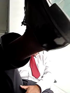 Snapshot of Romeoblues chatting on 01-18-26, 12:53 Romeoblues online show from 01-18-26, 12:53