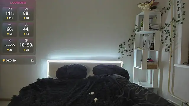 Snapshot of Tune_Godness chatting on 12-16-24, 02:25 Tune Godness online show from 12-16-24, 02:25