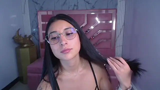 Snapshot of lizzyluk_ch chatting on 01-14-26, 08:03 lizzyluk ch online show from 01-14-26, 08:03