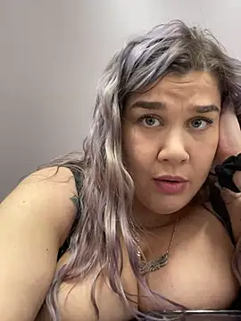 LolaBeretta online show from 01-24-25, 06:14