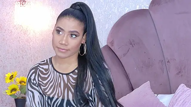 Salome Diaz  online show from 11-07-25, 04:23