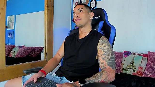 Snapshot of Damian09_ chatting on 01-14-25, 05:34 Damian09 online show from 01-14-25, 05:34