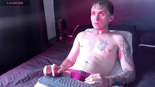 Dylanwhite23  online show from 12-15-25, 05:06