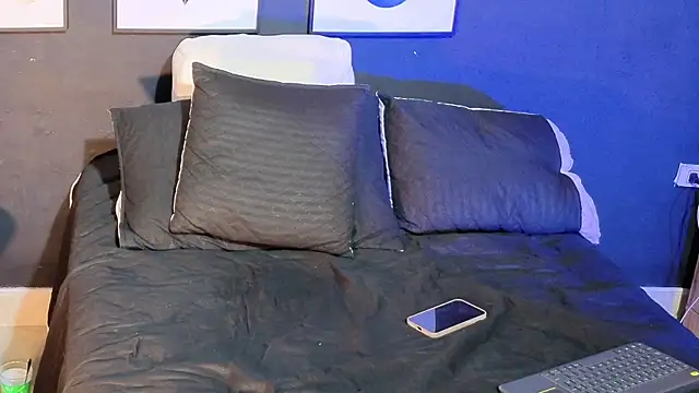 Dylanwhite23  online show from 04-08-26, 08:58