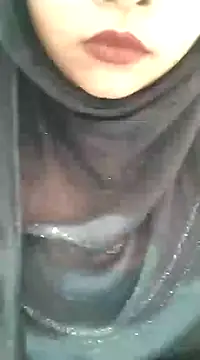Snapshot of Indian-Nazia chatting on 02-06-25, 10:26 Indian-Nazia online show from 02-06-25, 10:26